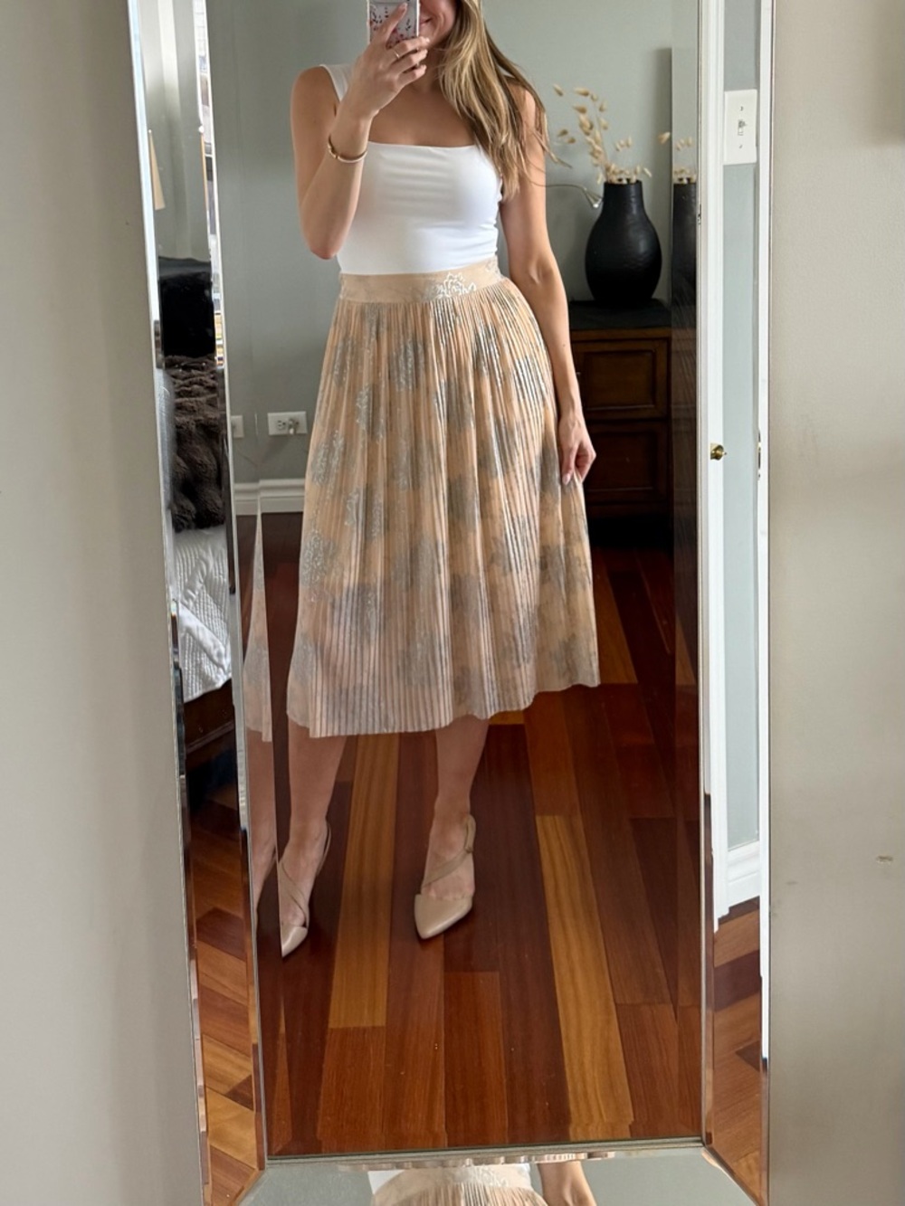 Kenneth Cole Reaction Accordian Skirt Size Medium